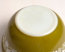 PYREX 1.5 QUART MIXING BOWL - SPRING BLOSSOM EDITION