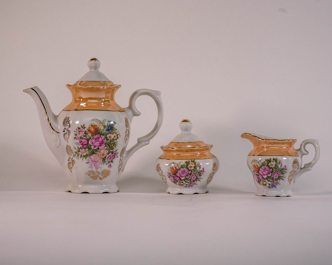 MUSTARD AND WHITE LUSTERWARE TEA SET